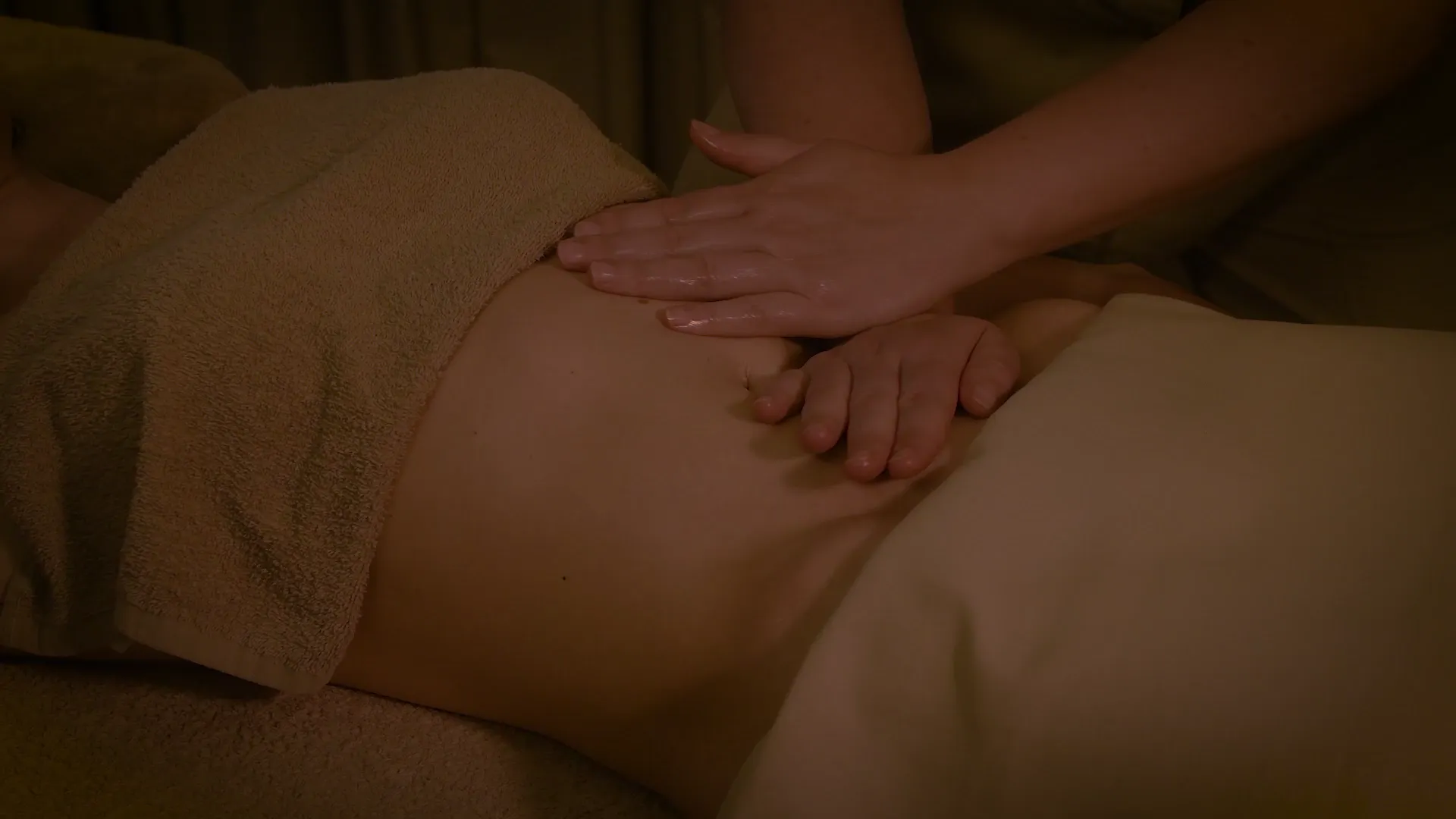 De buikmassage bij Sereniss in Brussel