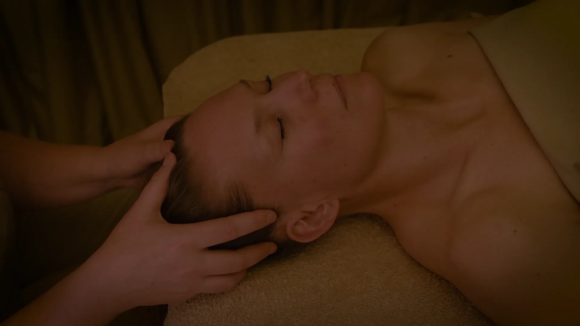 Le Soin Head & Mind, massage visage et tête chez Sereniss à Bruxelles
