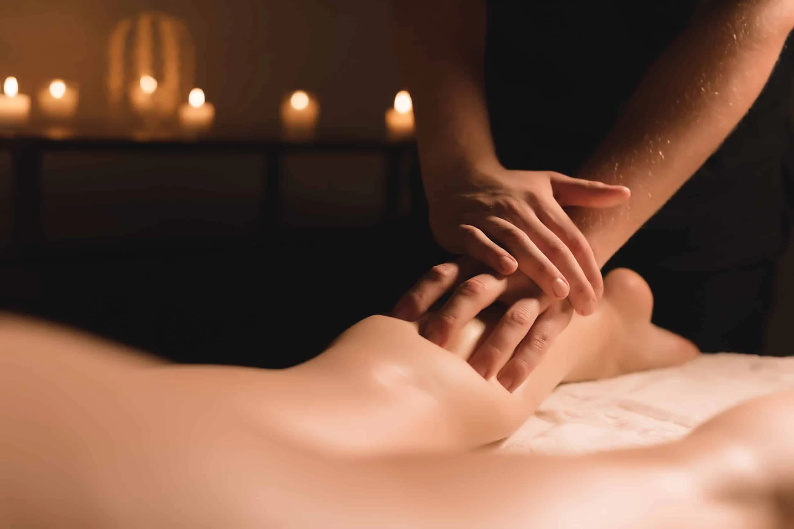 Massage deep tissue Signature Deep chez Sereniss Bruxelles